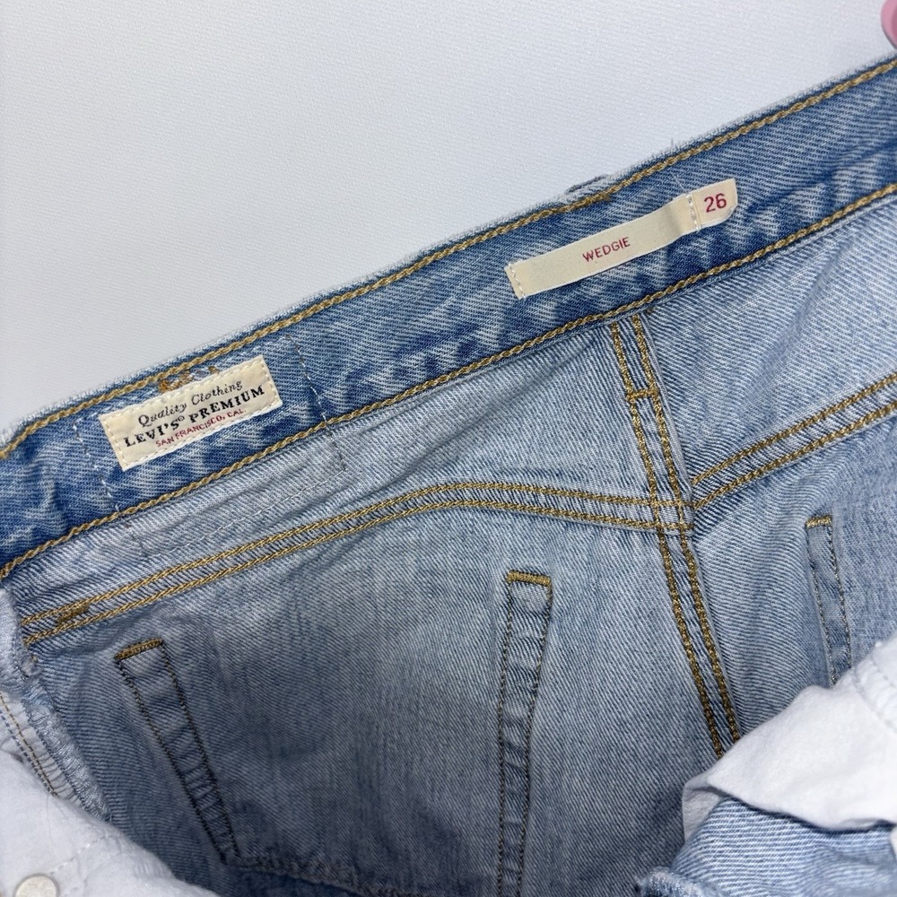 Levi's Wedgie Fit Distressed Knee High Rise Cotton Denim Jeans Size 26 - Picture 11 of 13